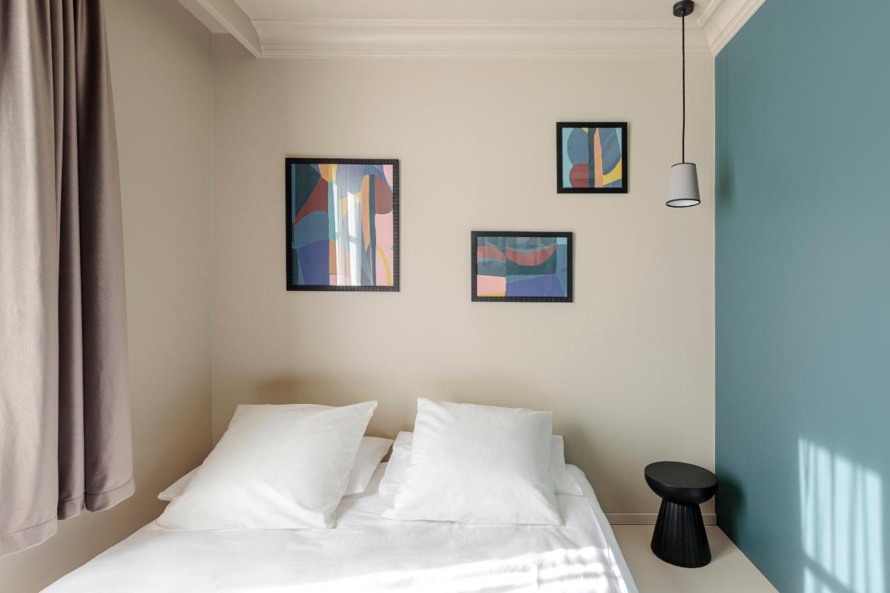 Hotel Corneille - Entree Autonome, Reception En Ligne - Encore Mieux Тур Экстерьер фото