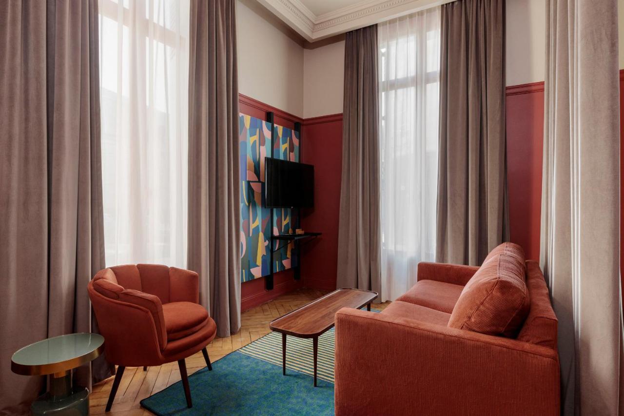Hotel Corneille - Entree Autonome, Reception En Ligne - Encore Mieux Тур Экстерьер фото