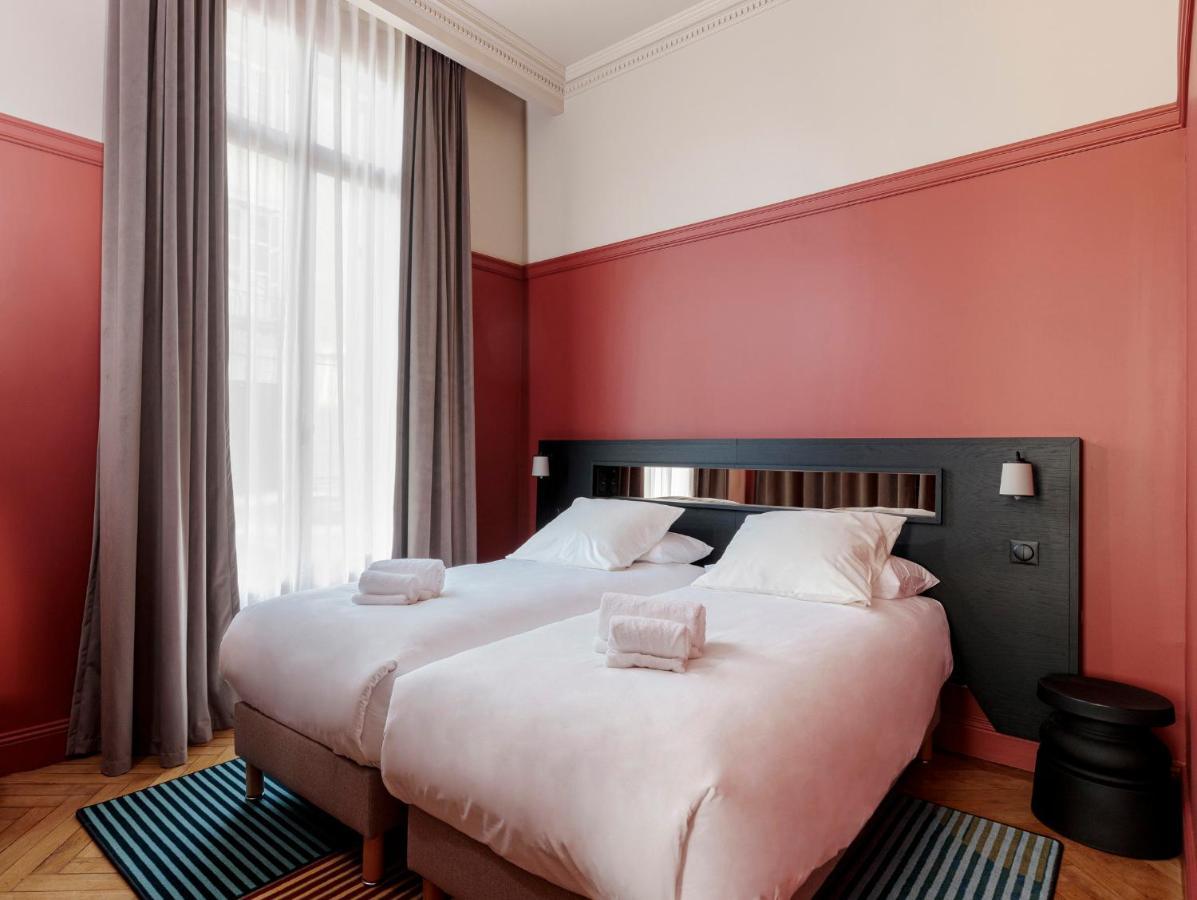 Hotel Corneille - Entree Autonome, Reception En Ligne - Encore Mieux Тур Экстерьер фото